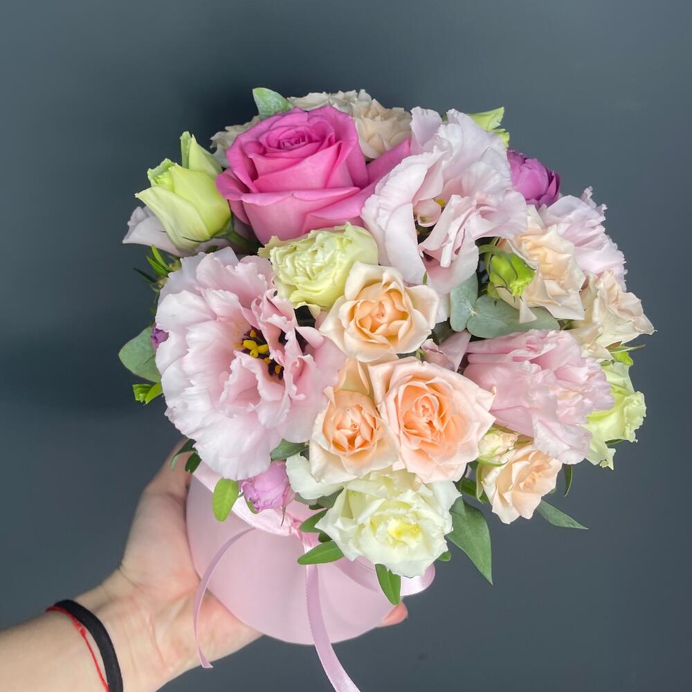 https://content3.flowwow-images.com/data/flowers/1000x1000/09/1687612097_7908509.jpg